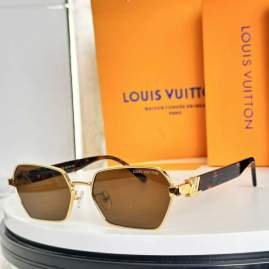 Picture of Louis Vuitton Sunglasses _SKUfw76720647fw